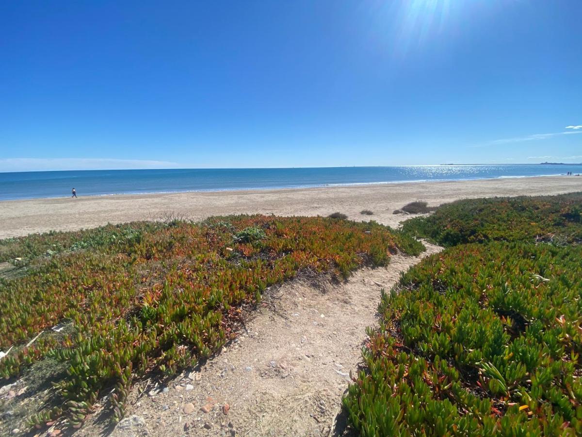 Alojamiento En Primera Linea De Playa Con Wifi Apartment Valencia Luaran gambar