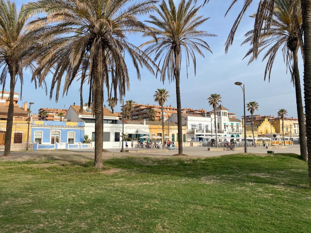 Alojamiento En Primera Linea De Playa Con Wifi Apartment Valencia Luaran gambar